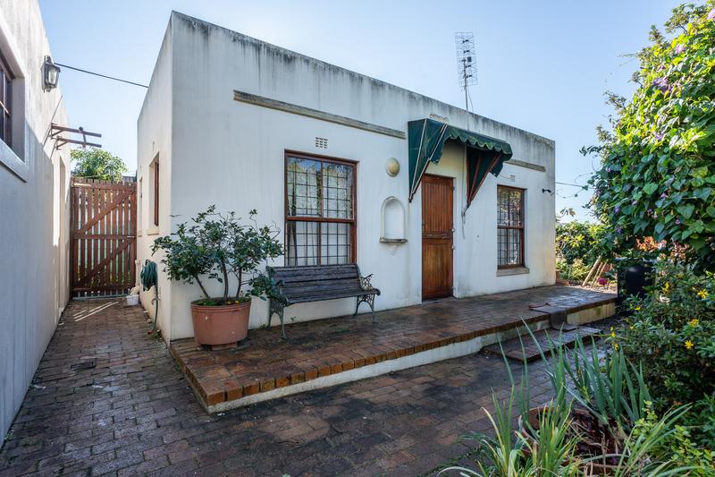 To Let 4 Bedroom Property for Rent in Bergvliet Western Cape